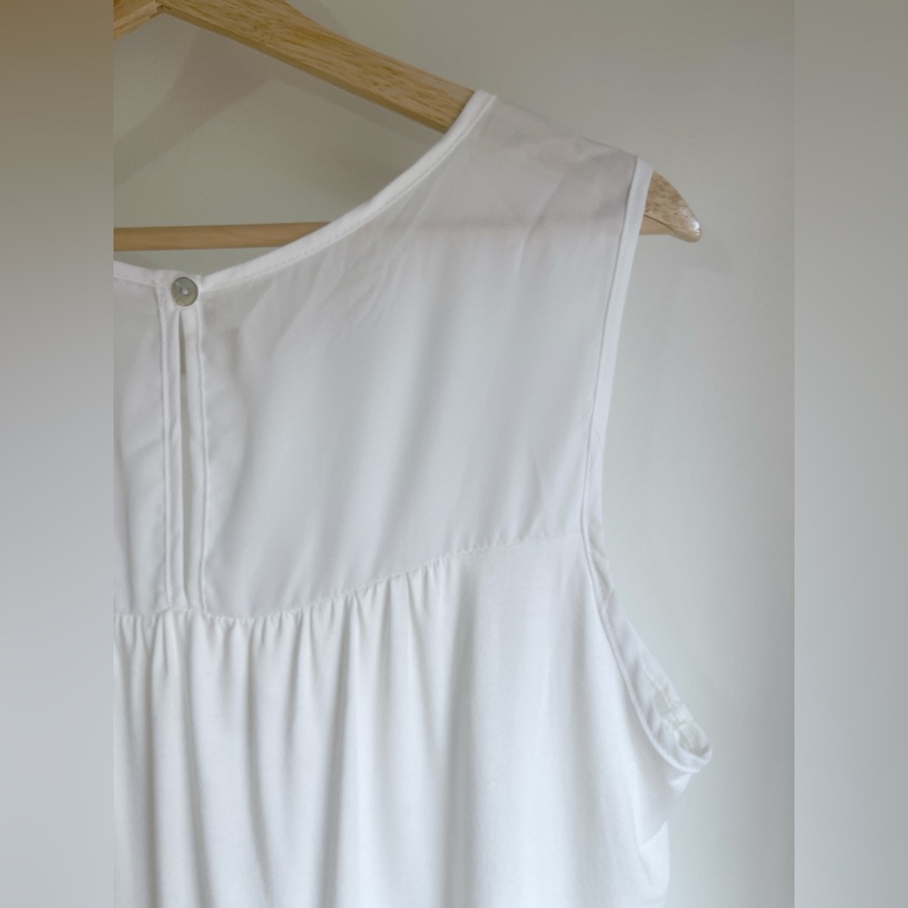 Green Envelope Los Angeles White Pleated Blouse‎ | Sleeveless Round Neck | L - Picture 4 of 7